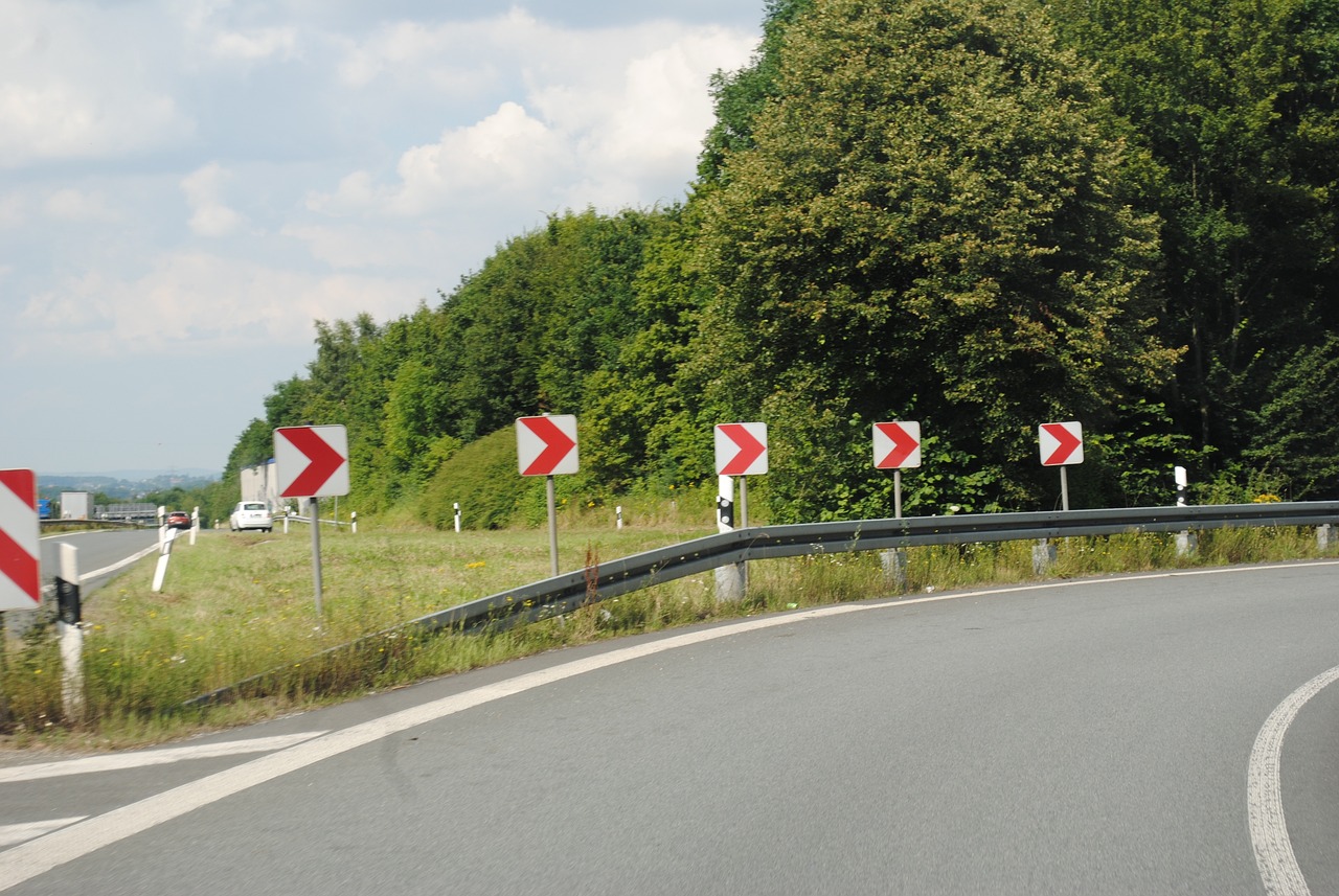 辟谣高速隧道口垮塌 辟谣高速隧道口垮塌