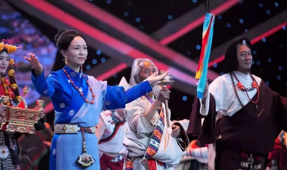 传奇落幕，绿茵场上的一曲不朽篇章，回忆与致敬——贝克汉姆的足球人生