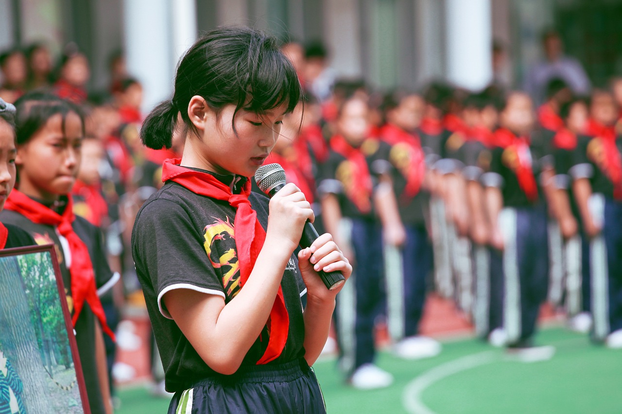 校长训诫家长被停职