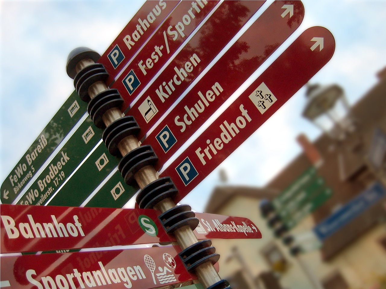 根据最新的消息,今年国庆期间,全国范围内将有超过100所高校选择不调休。这意味着这些学校的师生们将按照正常的日程安排,在国庆期间继续上课和工作。 根据最新的消息,今年国庆期间,全国范围内将有超过100所高校选择不调休。这意味着这些学校的师生们将按照正常的日程安排,在国庆期间继续上课和工作。