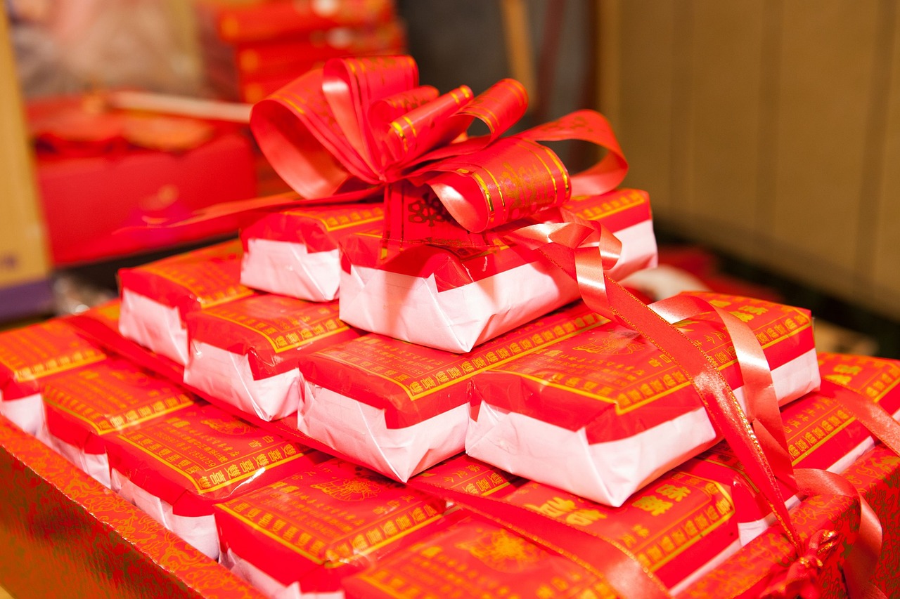 小伙国庆收8张婚贴 小伙国庆收8张婚贴