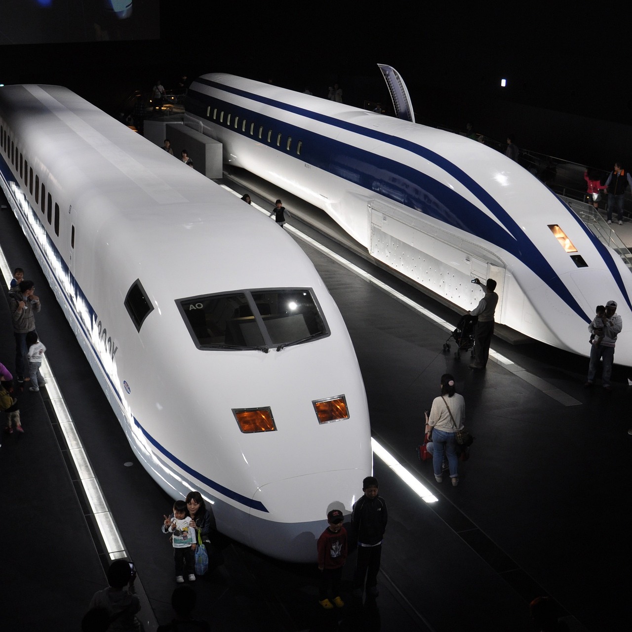 日本机场滑行道塌陷