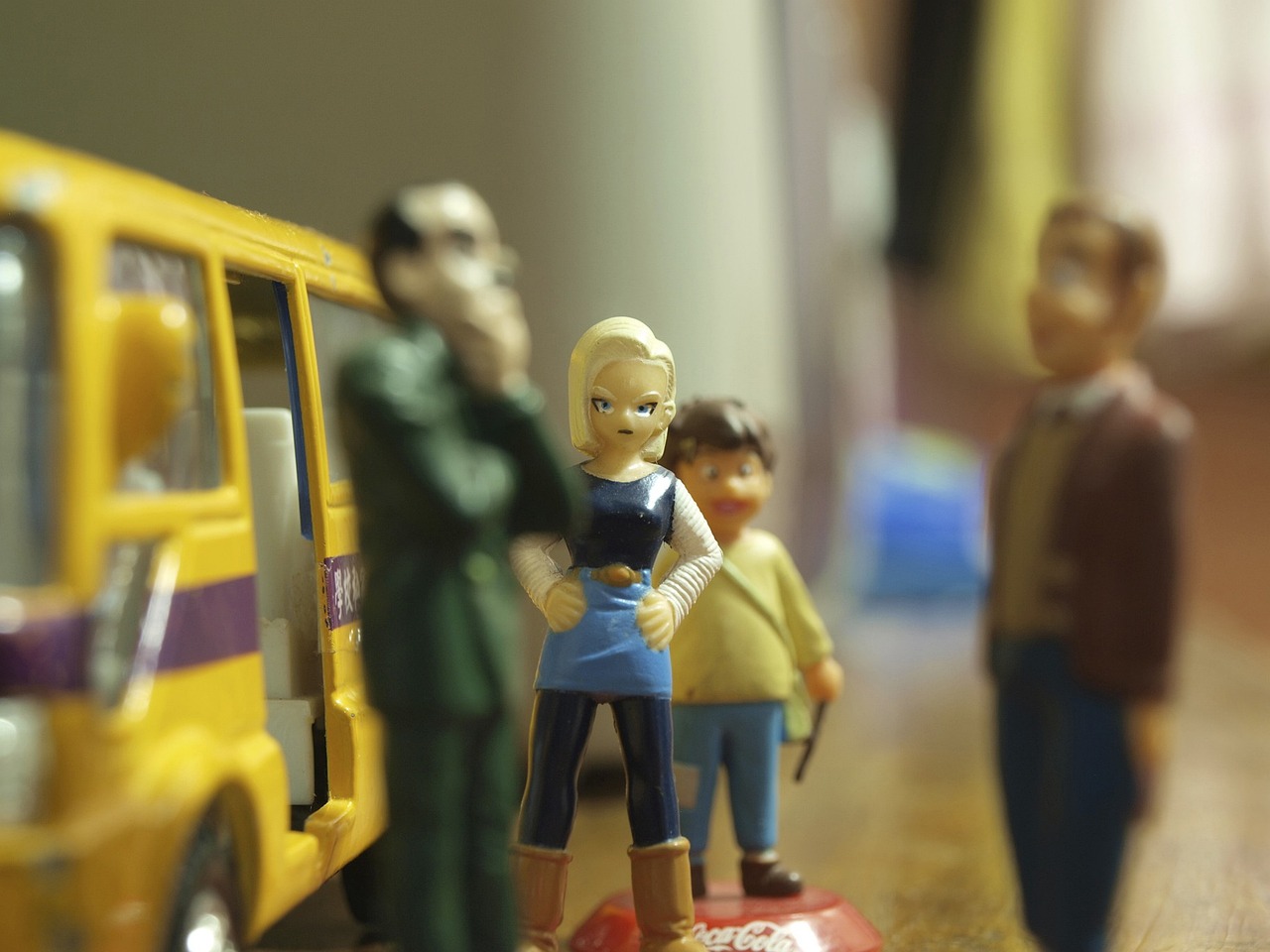 老人强行要求孕妇让座的背后 老人强行要求孕妇让座的背后