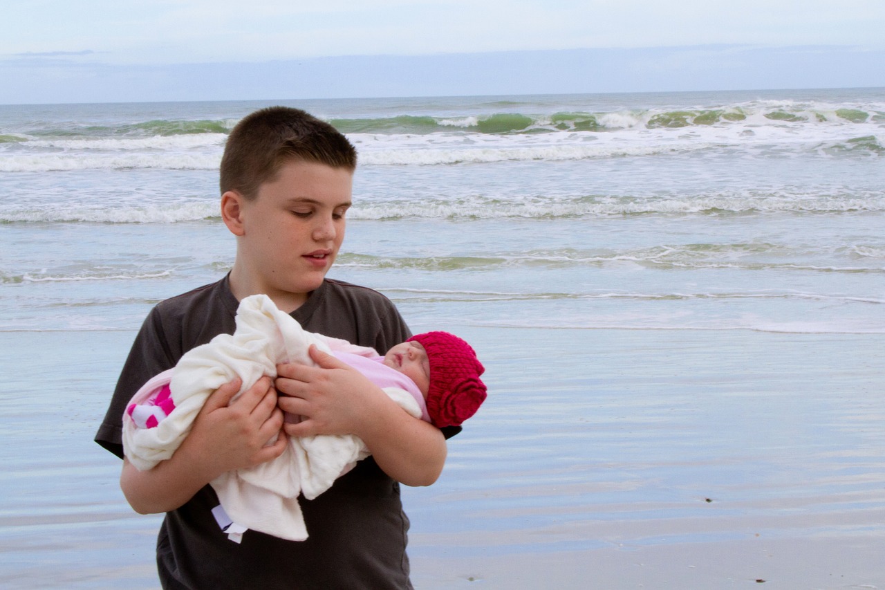 包文婧疑似怀二胎，明星家庭再添丁，幸福升级