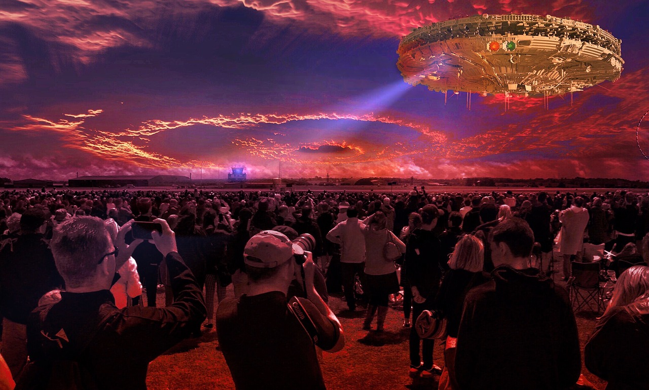 体坛快讯主持人刘柏伶，体育世界的声音