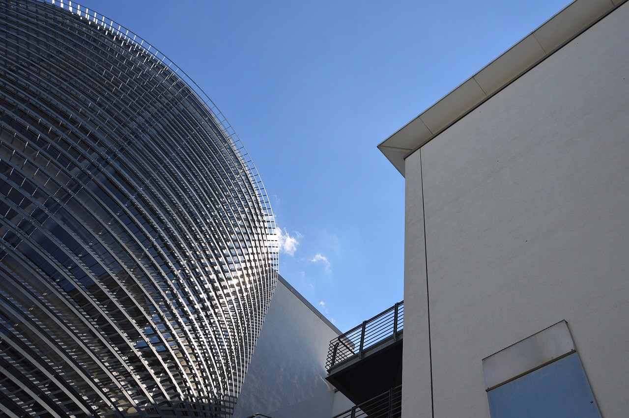 海淀区琨御府东区7号楼，都市绿洲中的现代生活典范