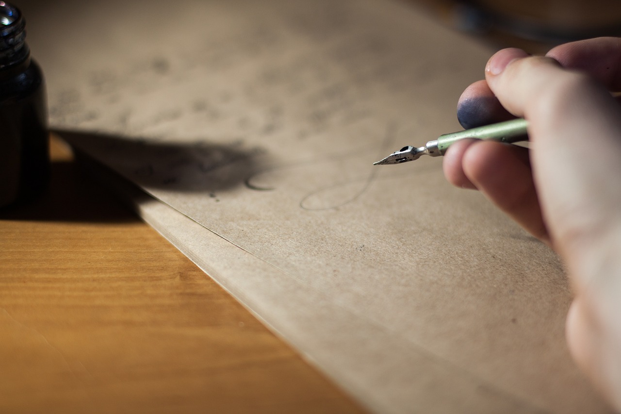 笔尖下的校园生活，探索学校活动作文的魅力