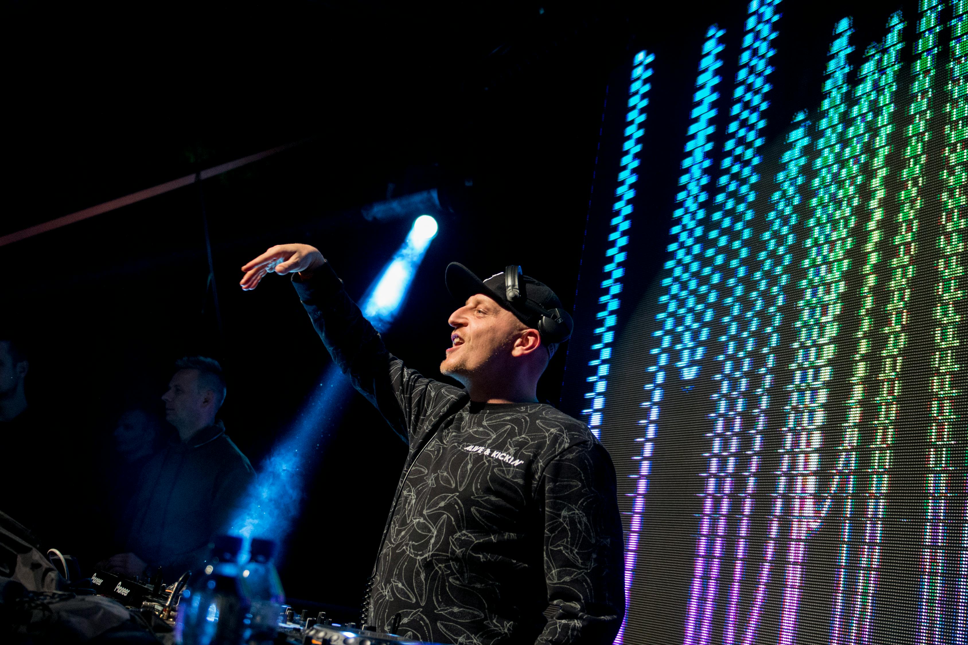 央视体育5主持人名单，体育迷的指南针