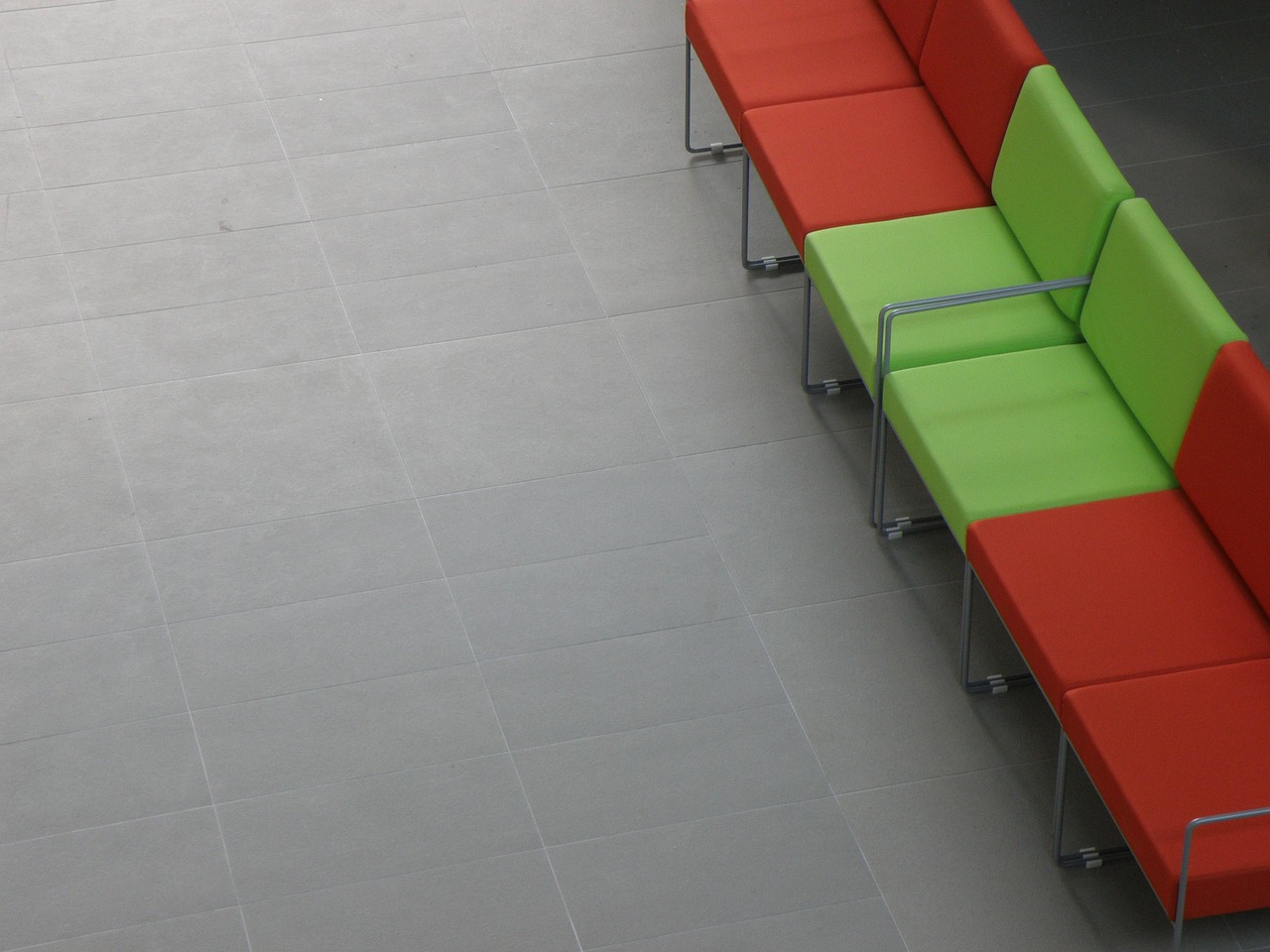 悬浮地板,现代地面解决方案的革新者 悬浮地板,现代地面解决方案的革新者