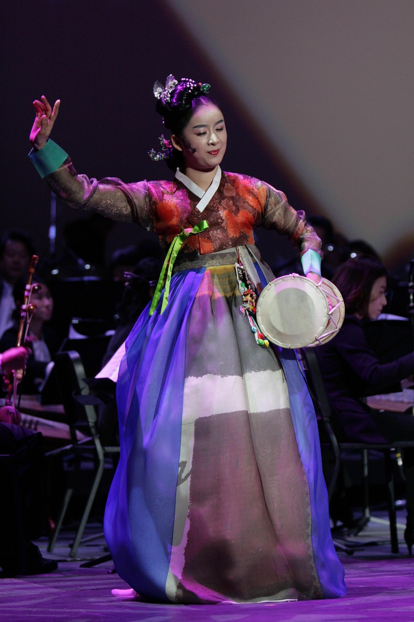 舞动青春，体育女孩的舞蹈选择与成长之路