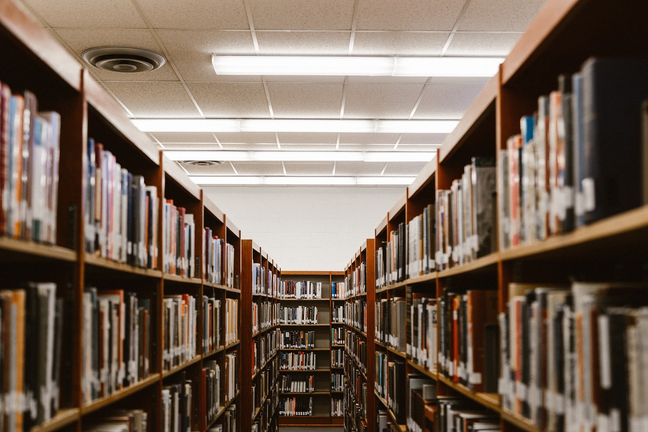 探索校园文化，学校体育室的英语表达及其重要性
